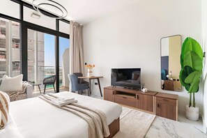 Desk, iron/ironing board, WiFi, bed sheets