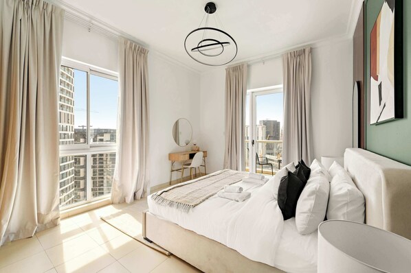 2 bedrooms, desk, iron/ironing board, WiFi