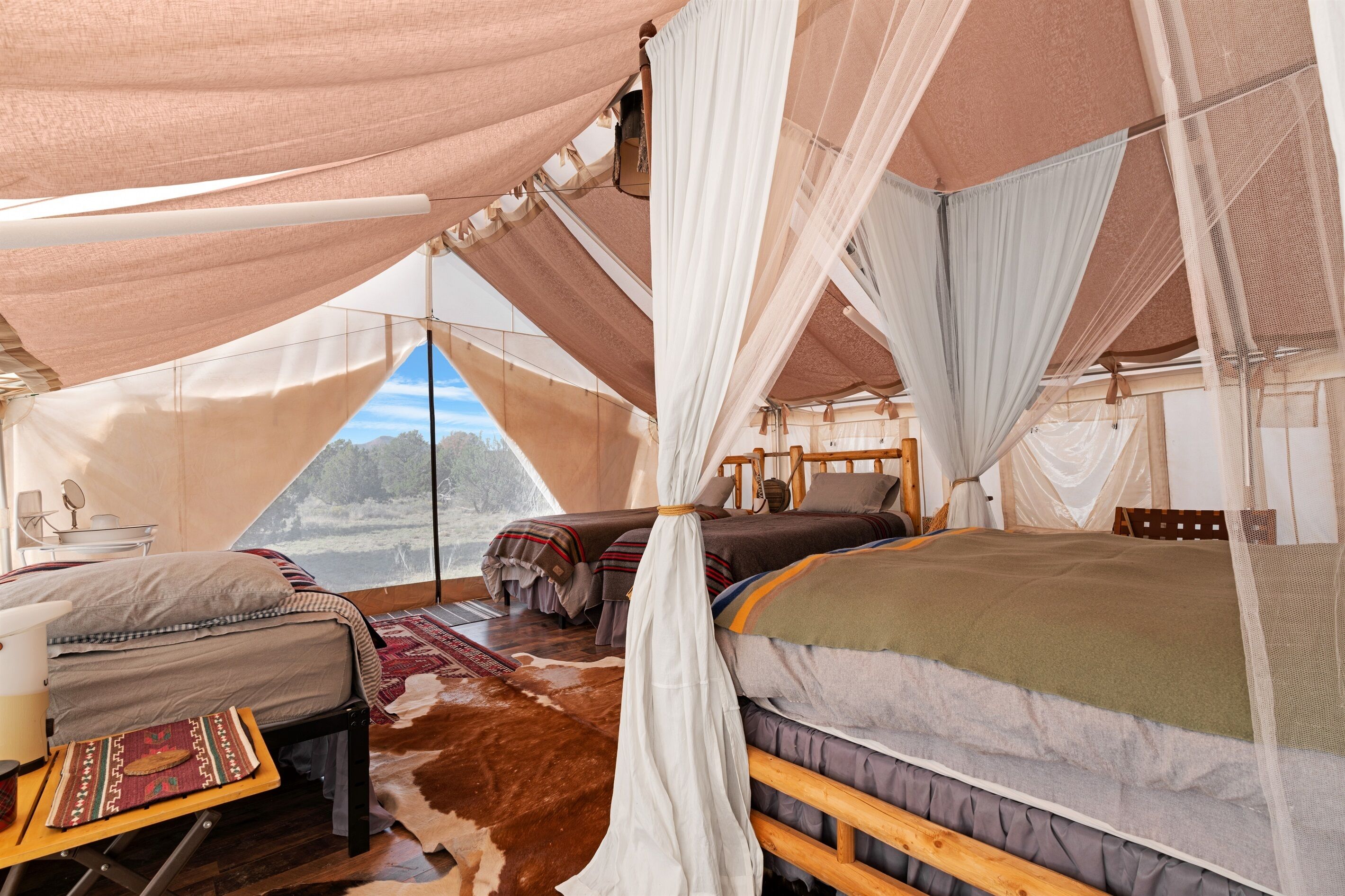 1 makuuhuone, vauvan matkasänky, vuodevaatteet