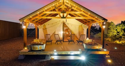 Unplug & Recharge: Cozy Off-Grid Glamping