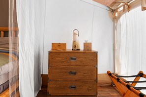 Lit parapluie, draps fournis