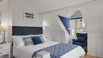 2 chambres, bureau, fer et planche Ă repasser, lit parapluie