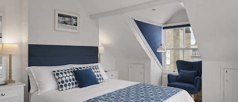 2 bedrooms, desk, iron/ironing board, travel cot