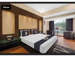 Escritorio, wifi gratis y ropa de cama 