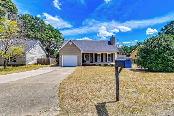 Fayetteville Vacation Rental | 3BR | 2BA | 1,274 Sq Ft | 1 Step to Enter