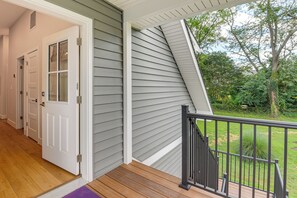 Property grounds - 1 Block to USNA Stadium: Modern Annapolis Home! (Annapolis)