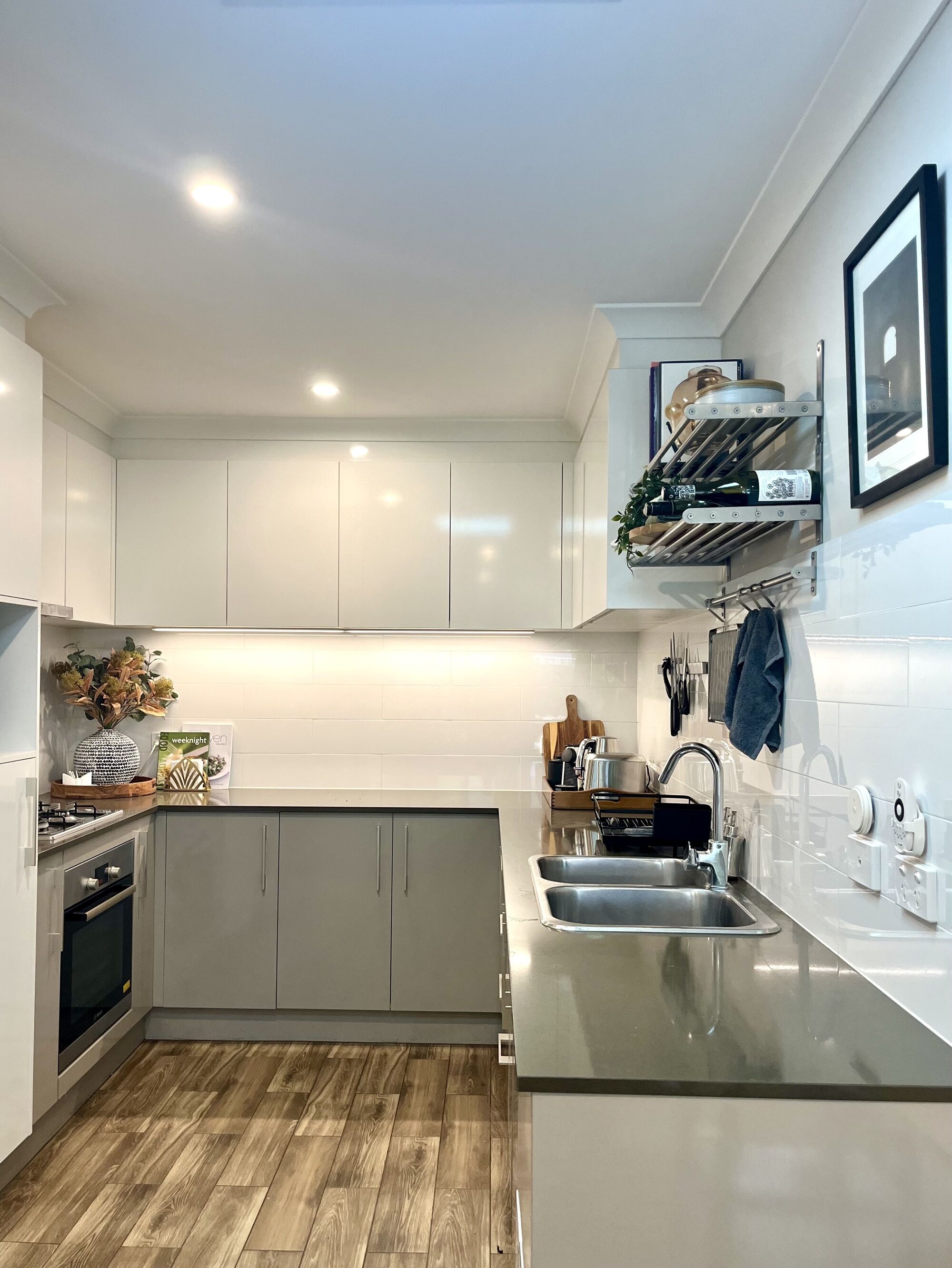 Refrigerador, microondas, horno, placa de cocina