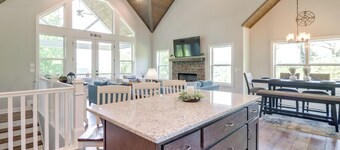 Cozy Blue Ridge Cabin: Game Room & Mountain Views