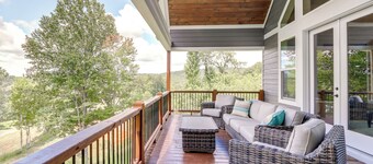 Cozy Blue Ridge Cabin: Game Room & Mountain Views