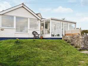 Unclassified image, 3 of 25, button