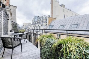 Apartment | Outdoor dining - Wonderful AC Apartment Terrace Madeleine Opera (Paris)
