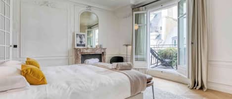Apartment | 1 bedroom, laptop workspace, iron/ironing board, bed sheets