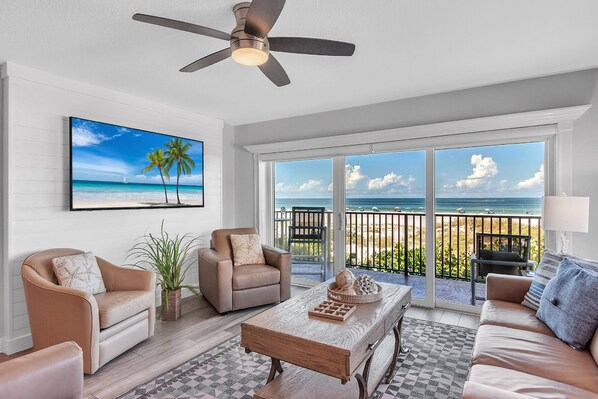 Smart TV, DVD player - Premium Beachfront, Spectacular Views, Walk to Pier 60, Free Parking! ~ 201 Surfside (Clearwater)