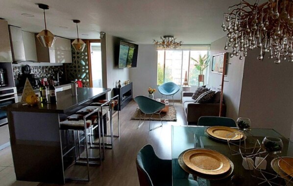 المنشأة من الداخل