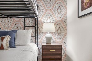 5 bedrooms, desk, iron/ironing board, travel crib