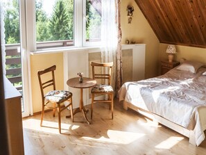 House | 5 bedrooms, individually furnished, bed sheets