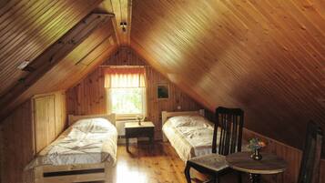 House | 5 bedrooms, individually furnished, iron/ironing board, bed sheets