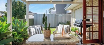 Luxury Beach Getaway | 300Mbs| City |Walk to Cafes