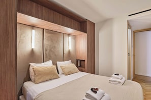Apartment | 3 bedrooms, laptop workspace, iron/ironing board, bed sheets - Sublim AC Apartment Opera Madeleine (Paris)