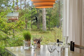 Unclassified image, 3 of 22, button