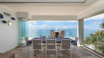 Apartment, 3 Bedrooms, Smoking, Balcony | Dining room