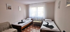 House | 15 bedrooms, individually furnished