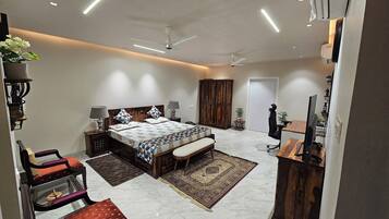 2 室のベッドルーム、アイロン / アイロン台、WiFi、ベッドシーツ