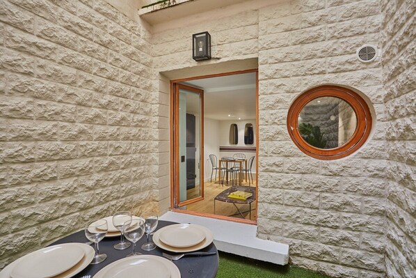 Apartment | Dining - Charming Apartment Faubourg St Honore Madeleine (Paris)