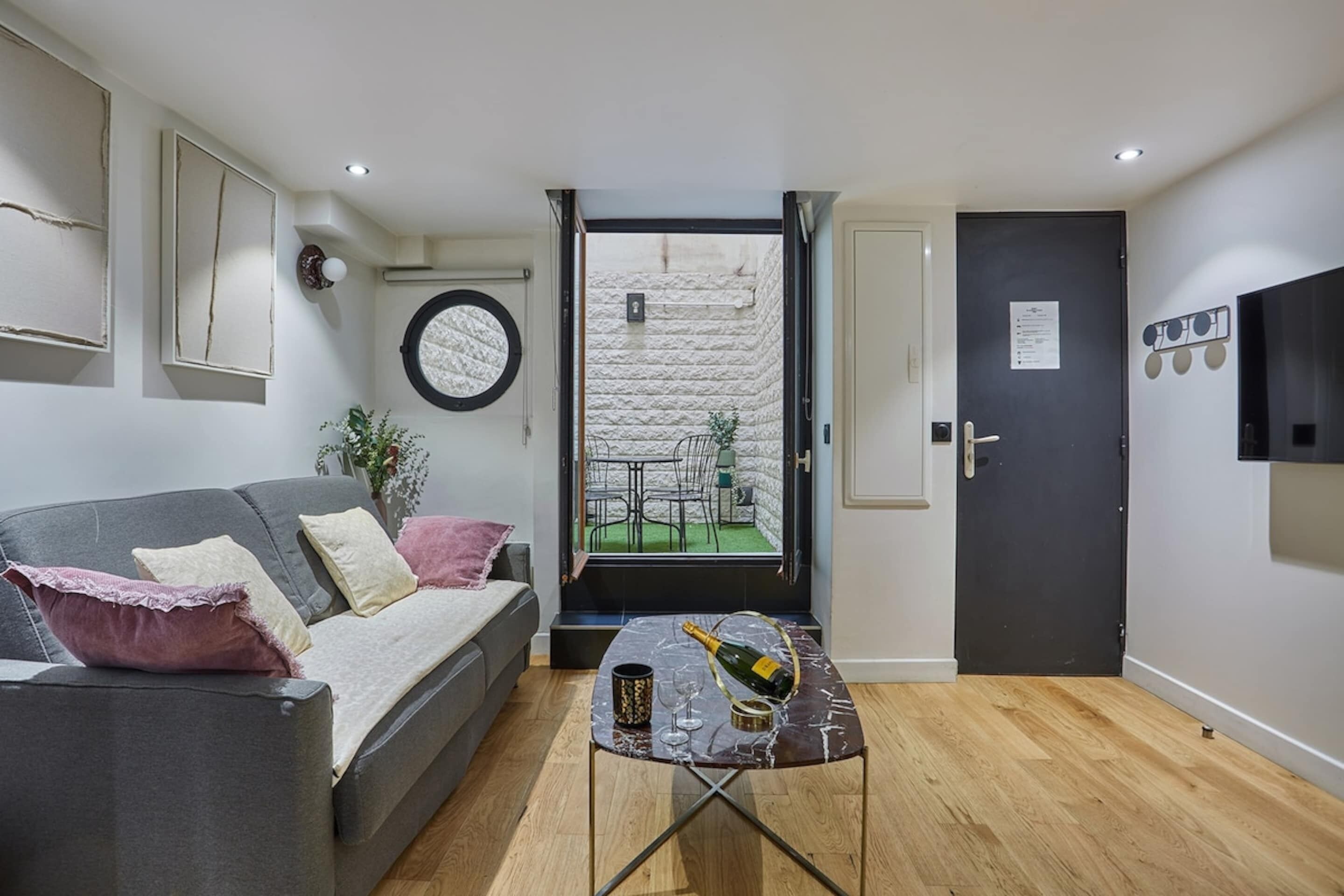 Apartment | Living area