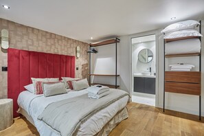 1 bedroom, laptop workspace, iron/ironing board, bed sheets