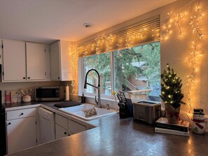 Microwave, oven, stovetop, dishwasher