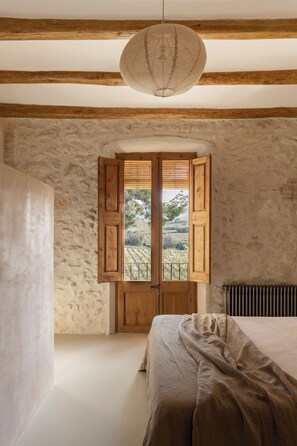 2 dormitorios, cuna de viaje, wifi gratis y ropa de cama