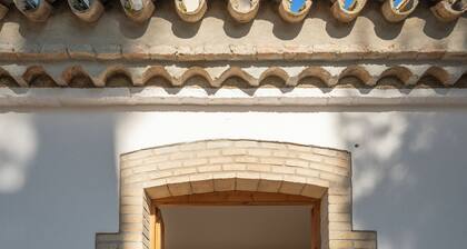 Manor house in a vineyard estate, 35' from Barcelona