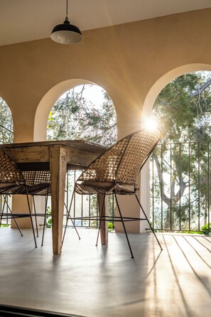 Outdoor dining