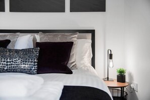 1 dormitorio, escritorio, tabla de planchar con plancha y wifi gratis