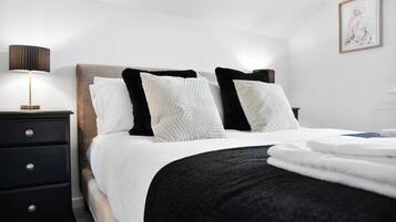 1 bedroom, desk, iron/ironing board, free WiFi