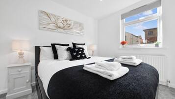 2 bedrooms, iron/ironing board, free WiFi