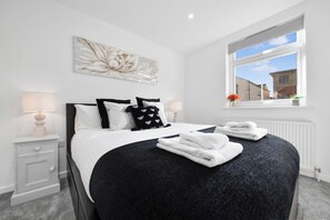 2 bedrooms, iron/ironing board, free WiFi