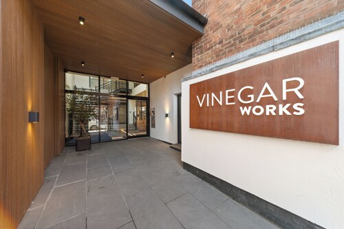 WhiskAwayHomes Vinegar House No. 7