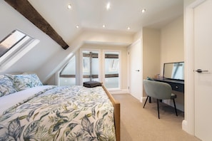 1 bedroom, iron/ironing board, free WiFi