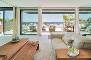 Télévision, chaîne hi-fi