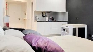 1 室のベッドルーム、アイロン / アイロン台、WiFi、ベッドシーツ
