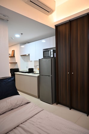 1 bedroom, internet, bed sheets
