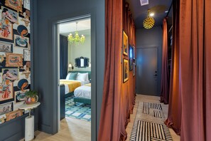 4 bedrooms, free WiFi, bed sheets, wheelchair access
