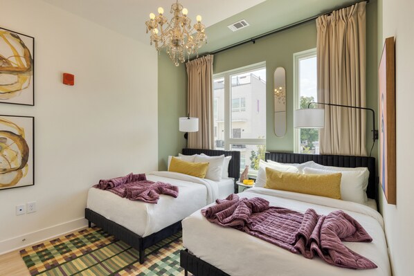 4 bedrooms, free WiFi, bed sheets, wheelchair access