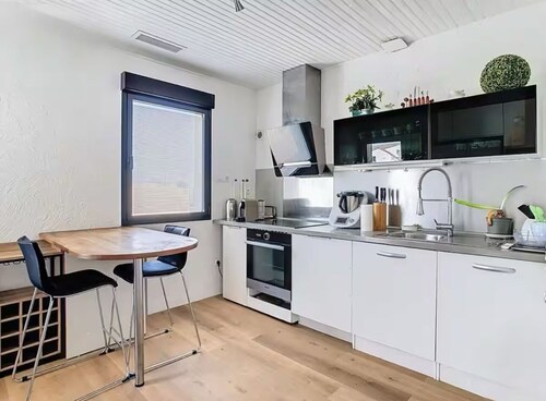 4-room house with pool