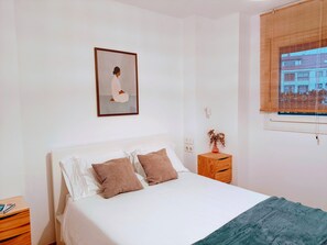2 slaapkamers, een strijkplank/strijkijzer, gratis wifi, beddengoed