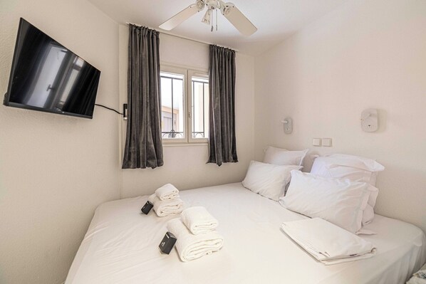 1 bedroom, iron/ironing board, Internet, bed sheets