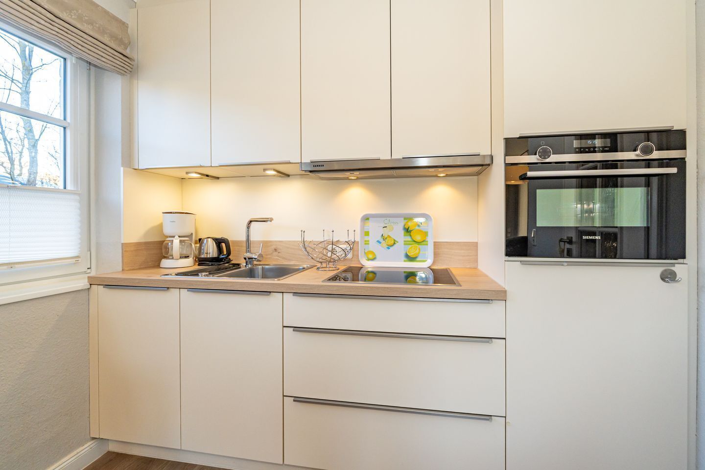 Geladeira, micro-ondas, fogão, cooktop
