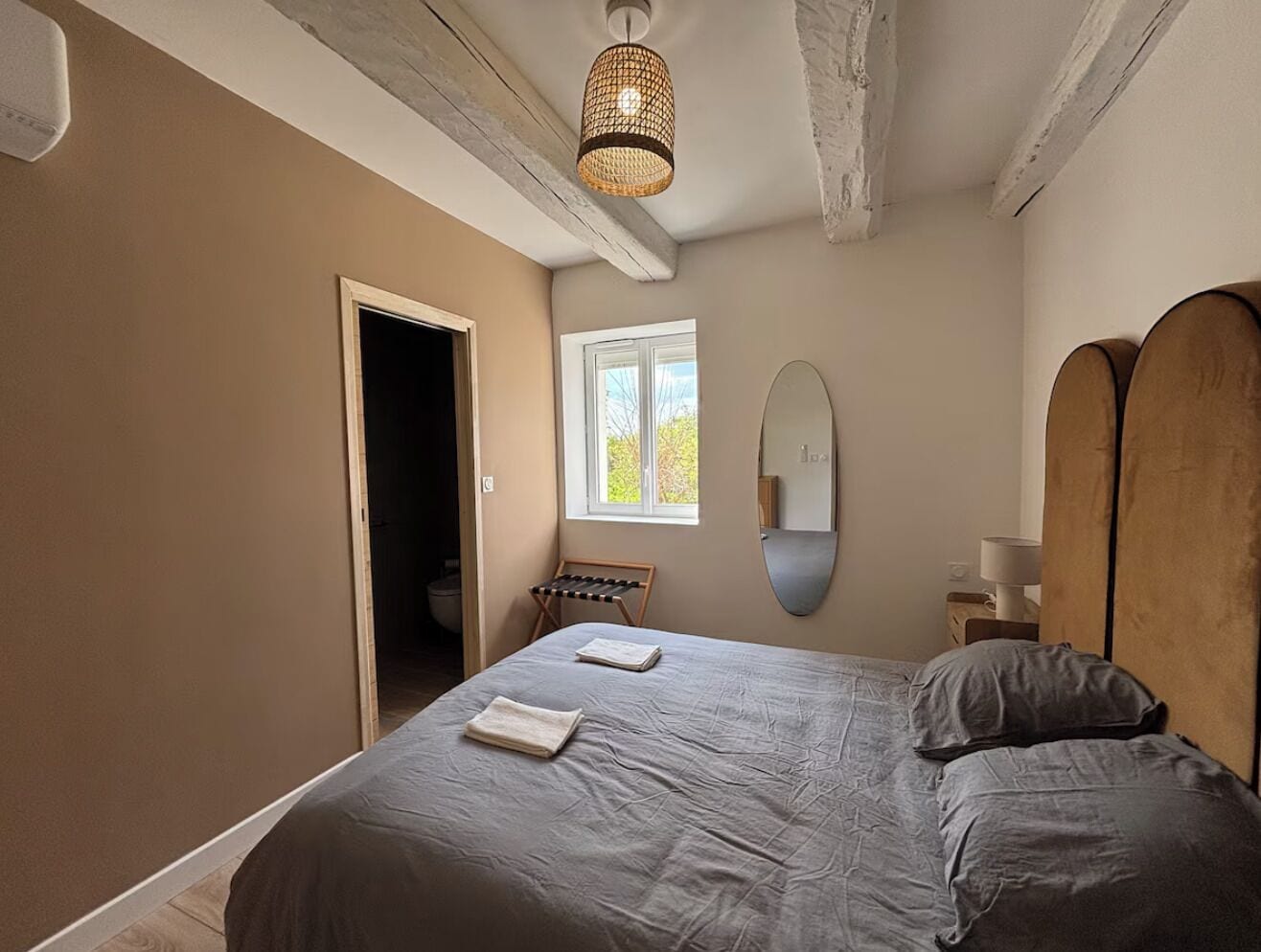 7 chambres, fer et planche à repasser, Wi-Fi gratuit, draps fournis